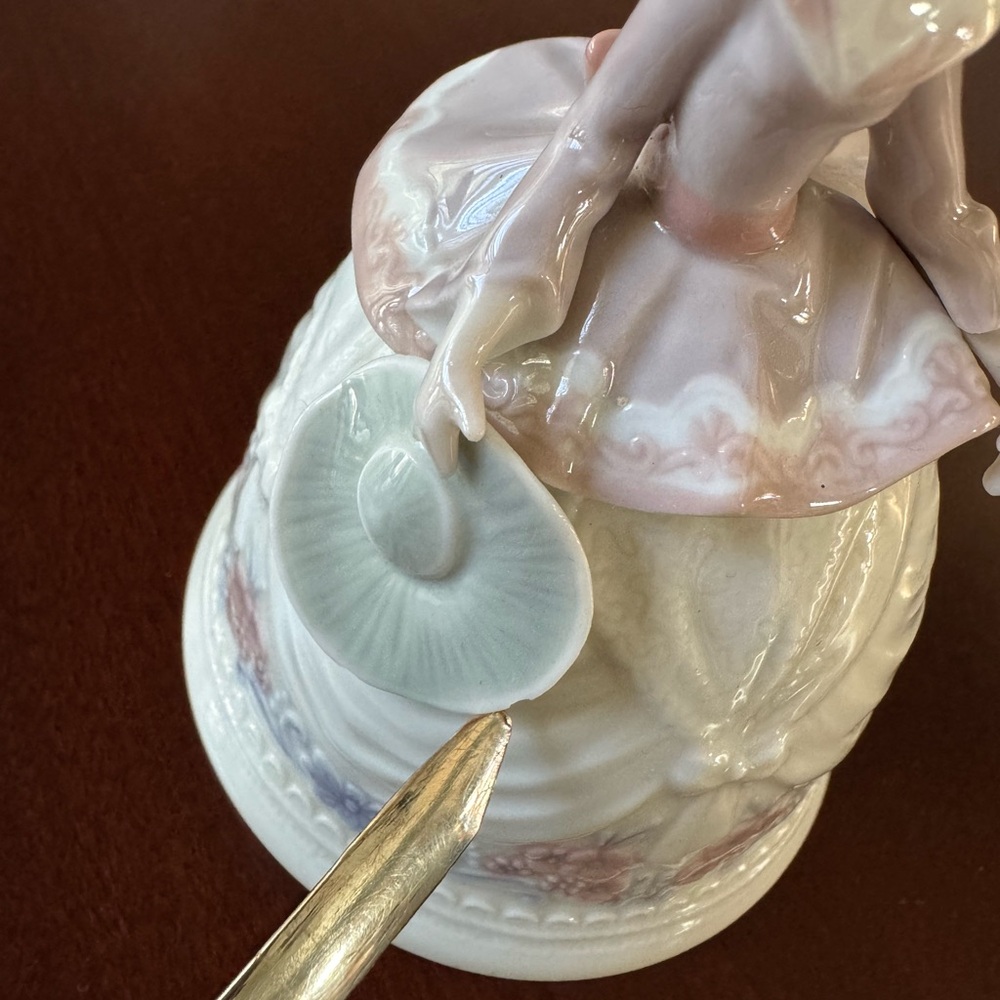 Lladro Lady Figurine in Pink and Cream - Picture 12 of 12